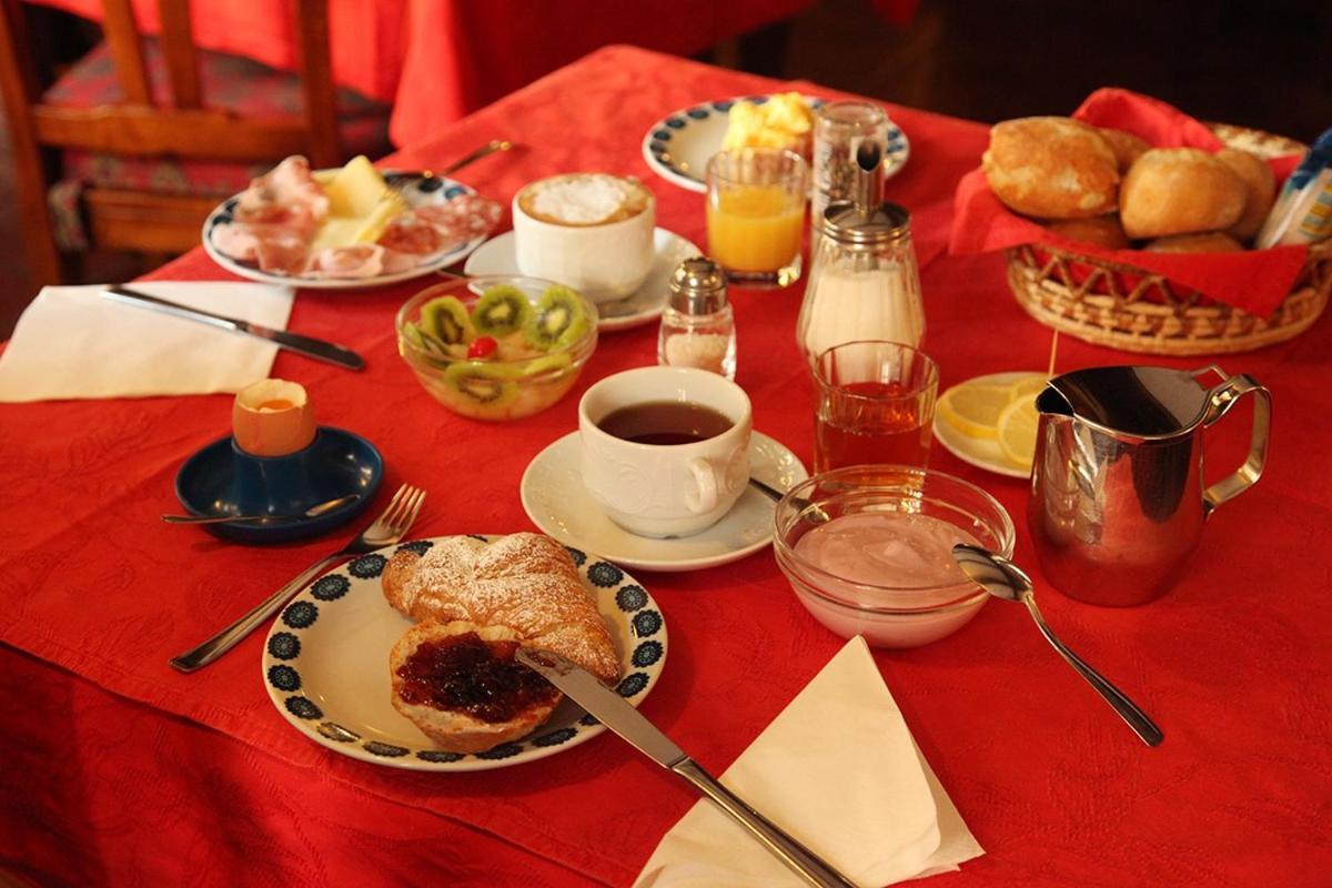 Hotel Perruquet Бройл-Червиня Екстериор снимка
