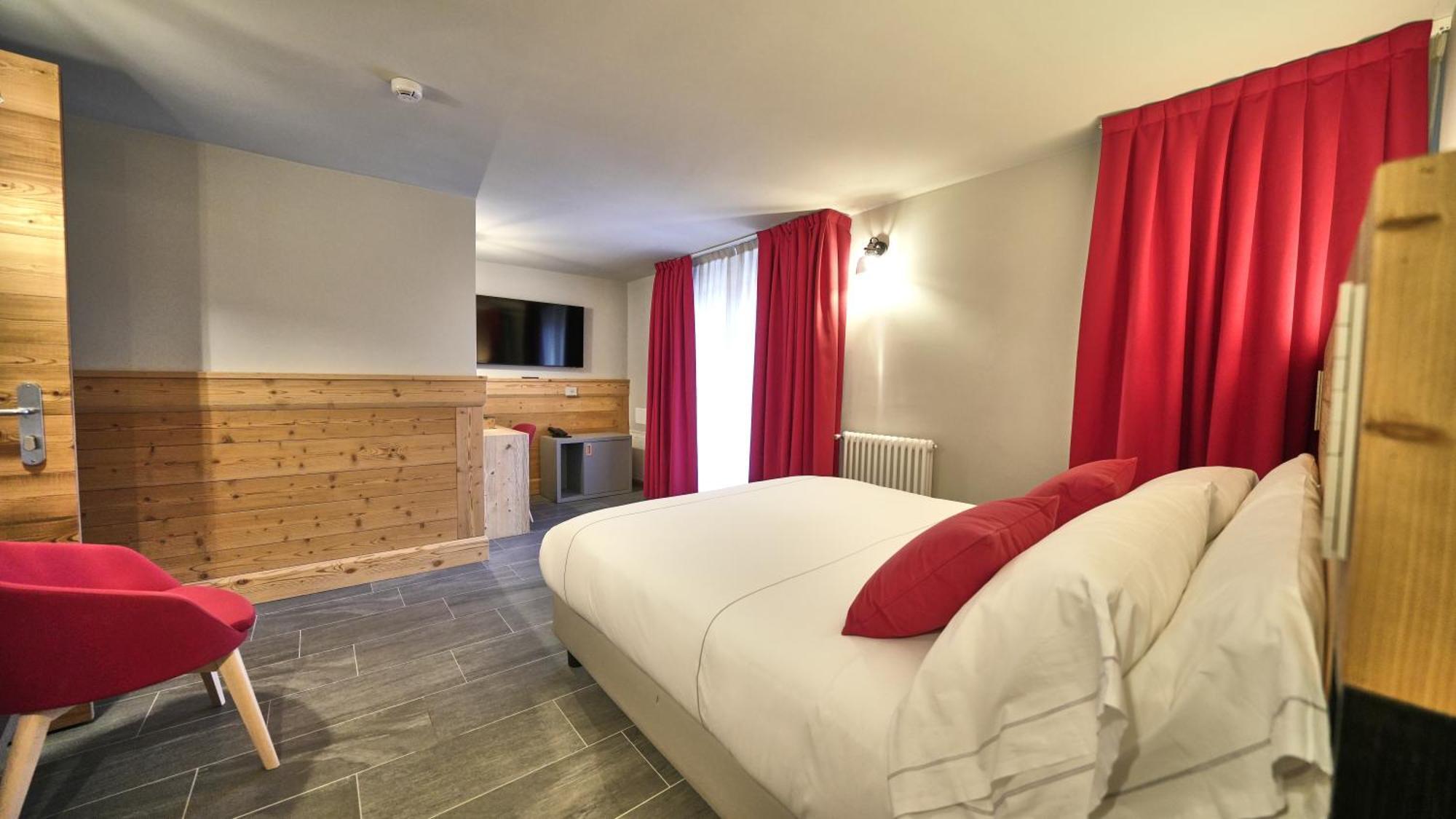 Hotel Perruquet Бройл-Червиня Екстериор снимка